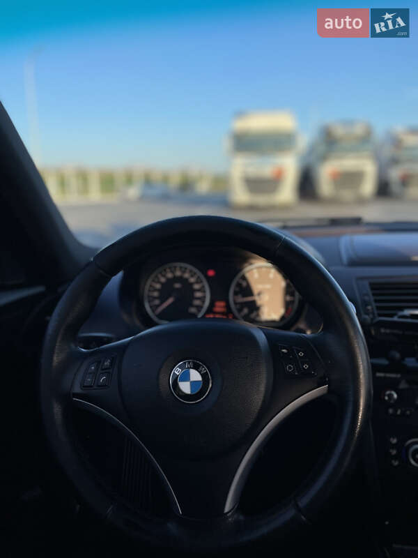 Хэтчбек BMW 1 Series 2007 в Червонознаменке