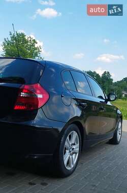 Хэтчбек BMW 1 Series 2009 в Буче
