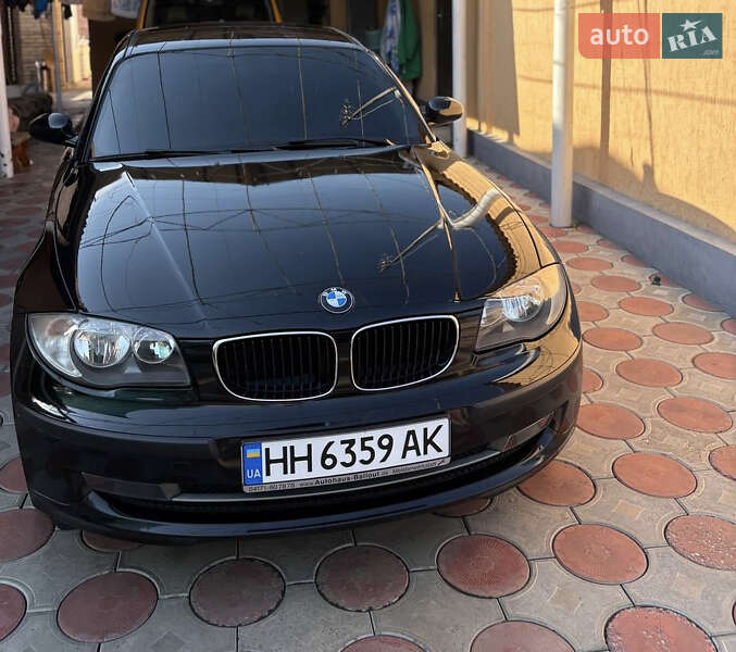 Хэтчбек BMW 1 Series 2007 в Одессе