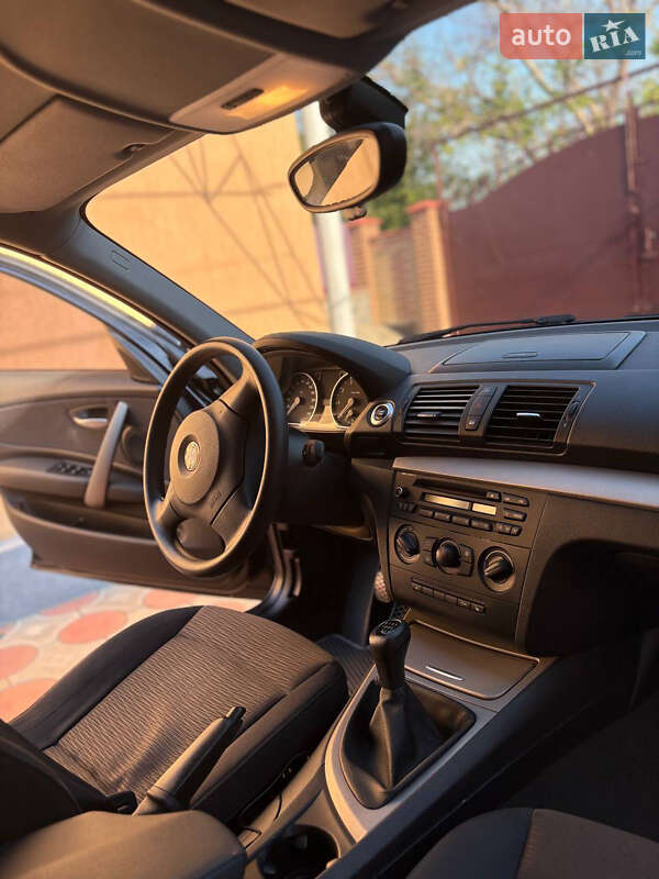 Хэтчбек BMW 1 Series 2007 в Одессе