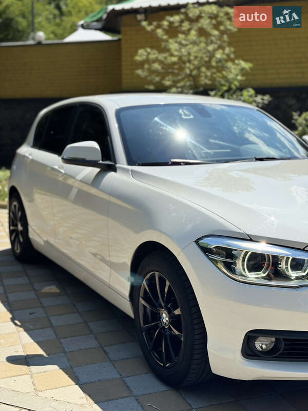 Хэтчбек BMW 1 Series 2017 в Киеве
