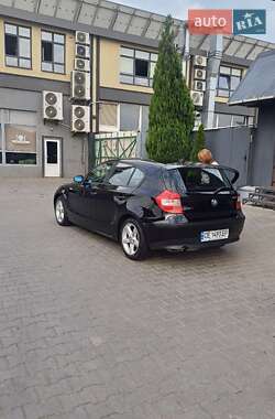 Хетчбек BMW 1 Series 2005 в Чернівцях