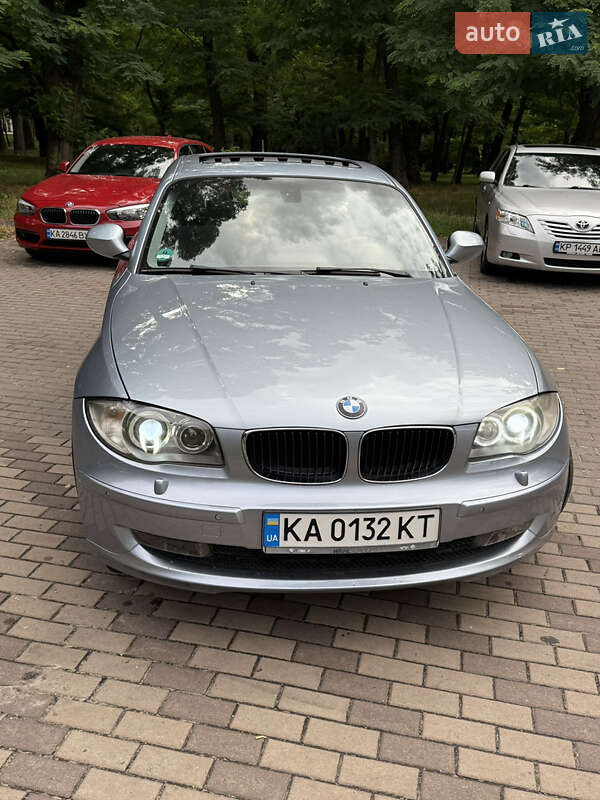 Хэтчбек BMW 1 Series 2010 в Киеве фото 4 Хэтчбек BMW 1 Series 2010 в Киеве