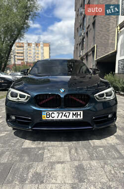 Хэтчбек BMW 1 Series 2015 в Львове