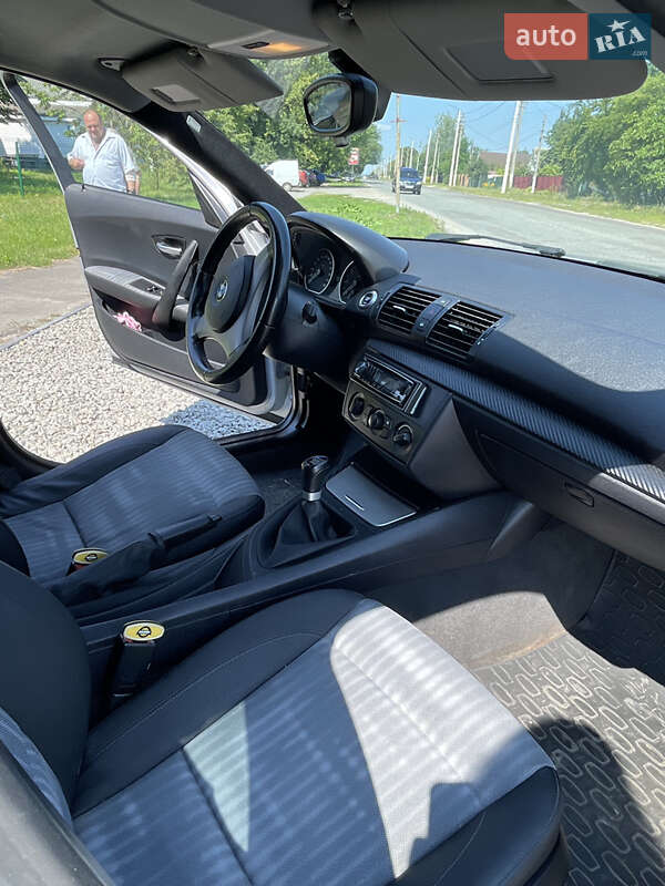 Хэтчбек BMW 1 Series 2006 в Борисполе