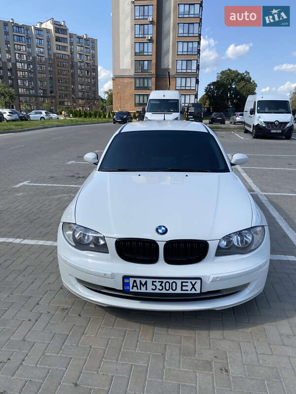 Хетчбек BMW 1 Series 2009 в Житомирі