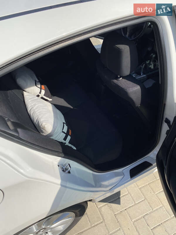 Хетчбек BMW 1 Series 2009 в Житомирі