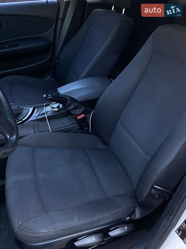 Хетчбек BMW 1 Series 2009 в Житомирі