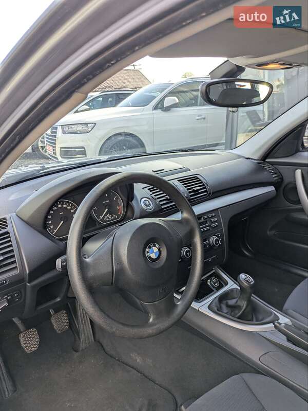 Хэтчбек BMW 1 Series 2010 в Львове