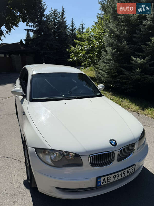 Хетчбек BMW 1 Series 2009 в Немирові
