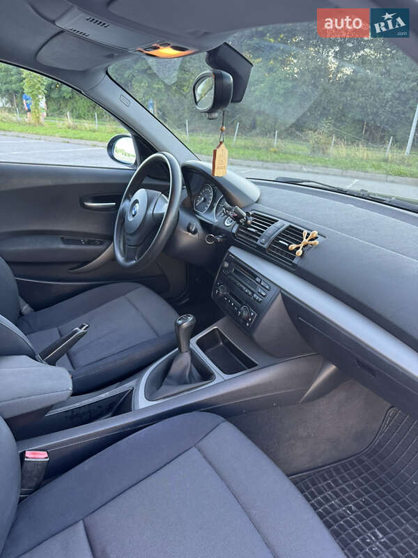 Хэтчбек BMW 1 Series 2006 в Львове