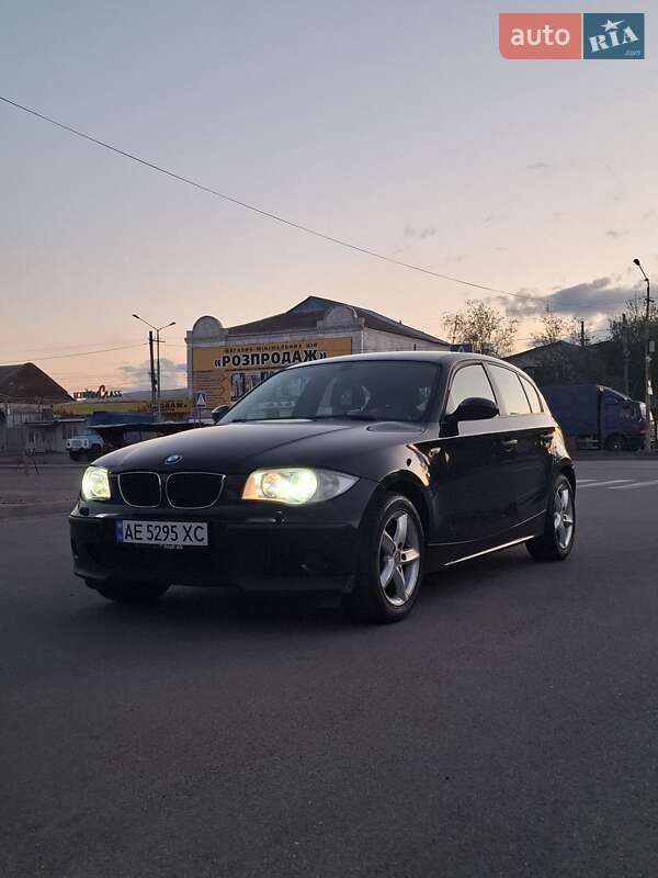 Хетчбек BMW 1 Series 2004 в Новомосковську фото 2 Хетчбек BMW 1 Series 2004 в Новомосковську