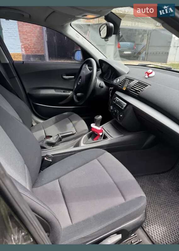 Хетчбек BMW 1 Series 2005 в Знам'янці