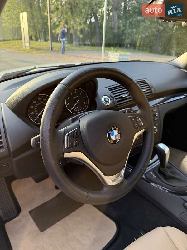 Кабриолет BMW 1 Series 2013 в Киеве фото 21 Кабриолет BMW 1 Series 2013 в Киеве