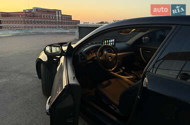 Хетчбек BMW 1 Series 2011 в 