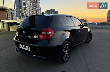 Хетчбек BMW 1 Series 2011 в 
