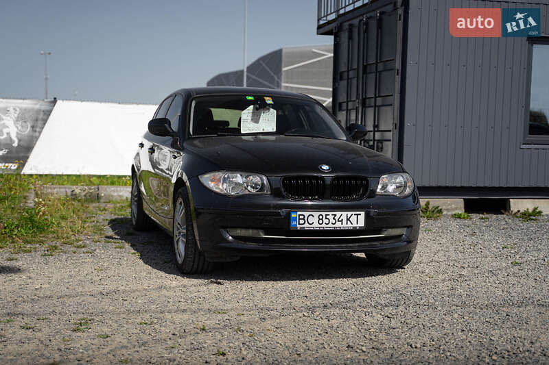 Хэтчбек BMW 1 Series 2011 в Львове