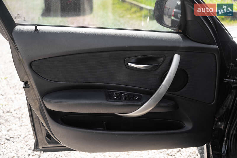 Хэтчбек BMW 1 Series 2011 в Львове