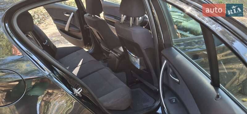 Хэтчбек BMW 1 Series 2010 в Сумах фото 8 Хэтчбек BMW 1 Series 2010 в Сумах