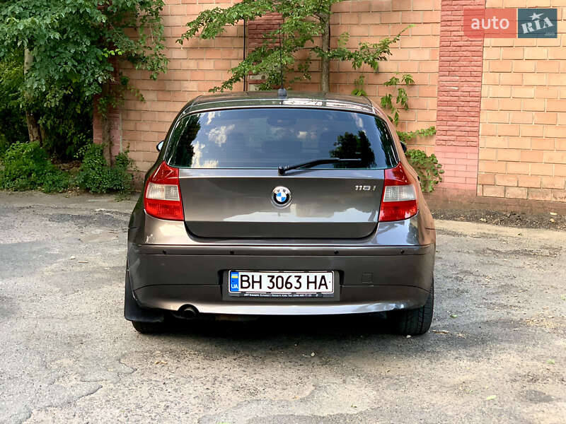 Хетчбек BMW 1 Series 2005 в Одесі фото 5 Хетчбек BMW 1 Series 2005 в Одесі
