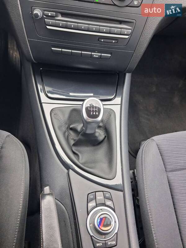 Хэтчбек BMW 1 Series 2010 в Ровно