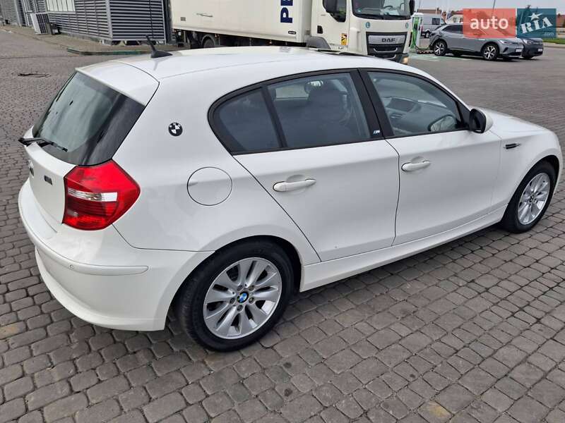 Хэтчбек BMW 1 Series 2010 в Ровно