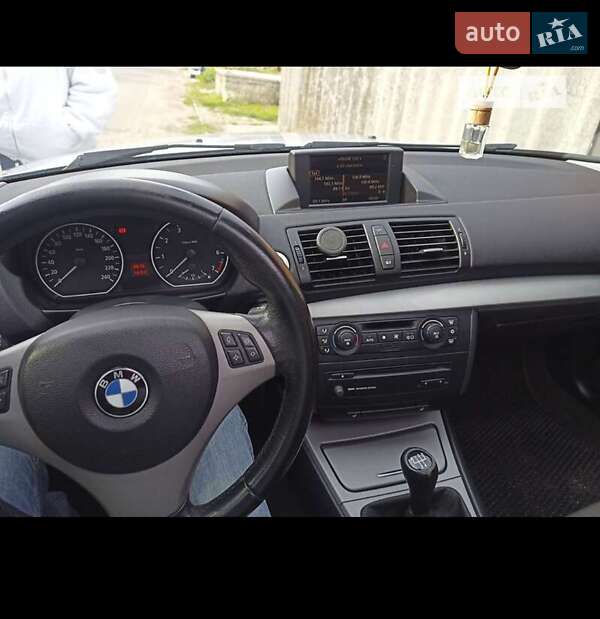 Хэтчбек BMW 1 Series 2006 в Львове