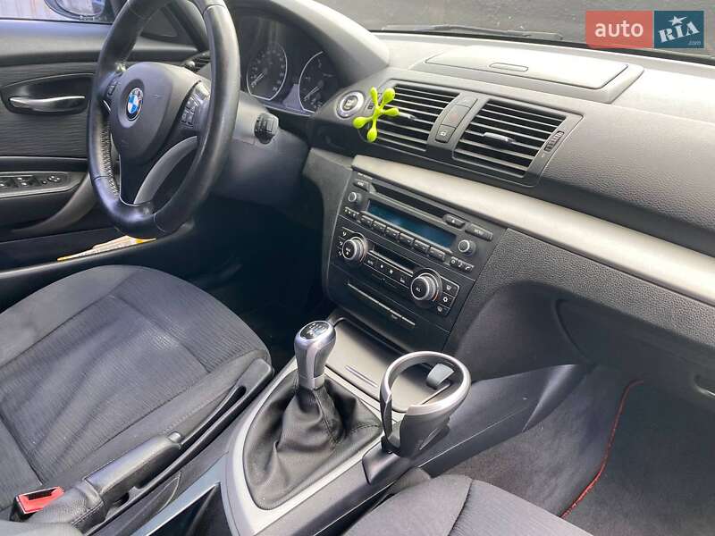 Хэтчбек BMW 1 Series 2010 в Киеве фото 15 Хэтчбек BMW 1 Series 2010 в Киеве