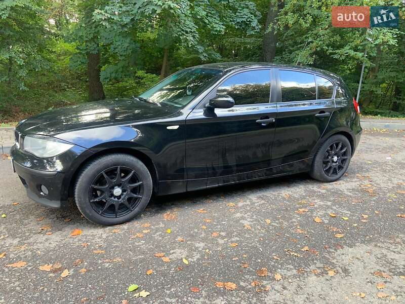 Хэтчбек BMW 1 Series 2005 в Винниках