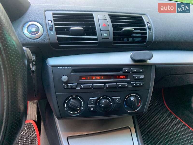 Хэтчбек BMW 1 Series 2005 в Винниках