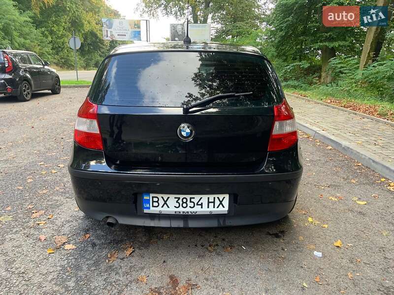 Хэтчбек BMW 1 Series 2005 в Винниках