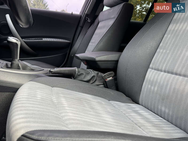 Хетчбек BMW 1 Series 2006 в Рівному фото 55 Хетчбек BMW 1 Series 2006 в Рівному