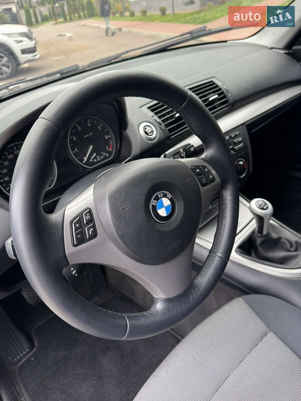 Хэтчбек BMW 1 Series 2005 в Ровно