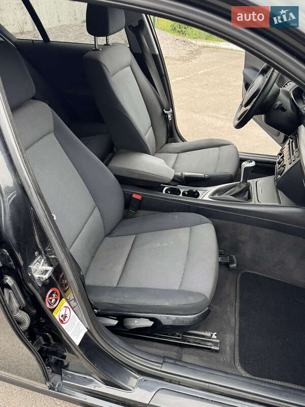 Хэтчбек BMW 1 Series 2005 в Ровно