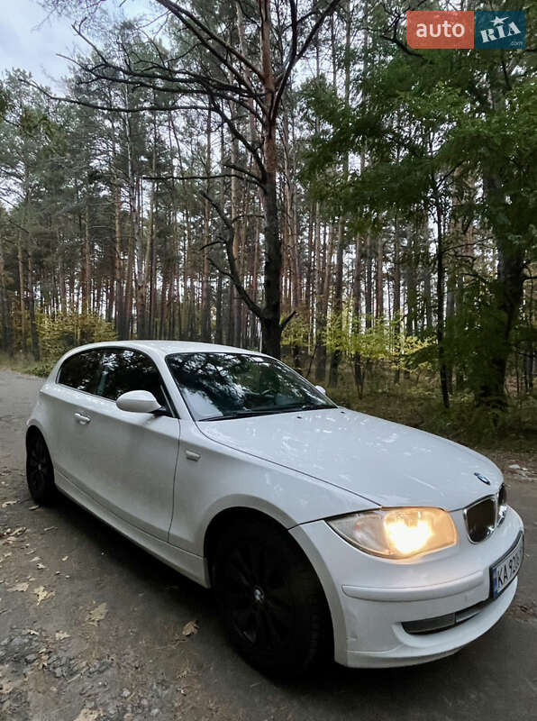 Хэтчбек BMW 1 Series 2007 в Киеве