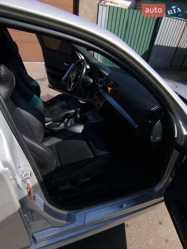 Хэтчбек BMW 1 Series 2007 в Киеве