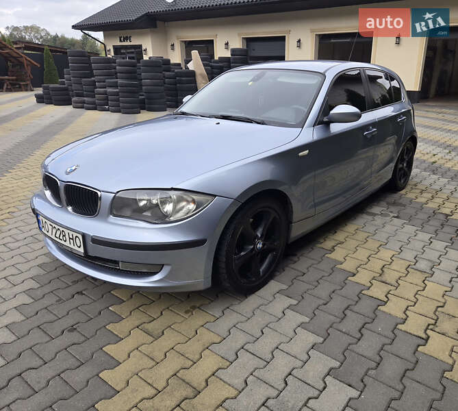Хэтчбек BMW 1 Series 2009 в Мукачево