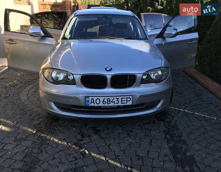 Хэтчбек BMW 1 Series 2009 в Ужгороде фото 9 Хэтчбек BMW 1 Series 2009 в Ужгороде