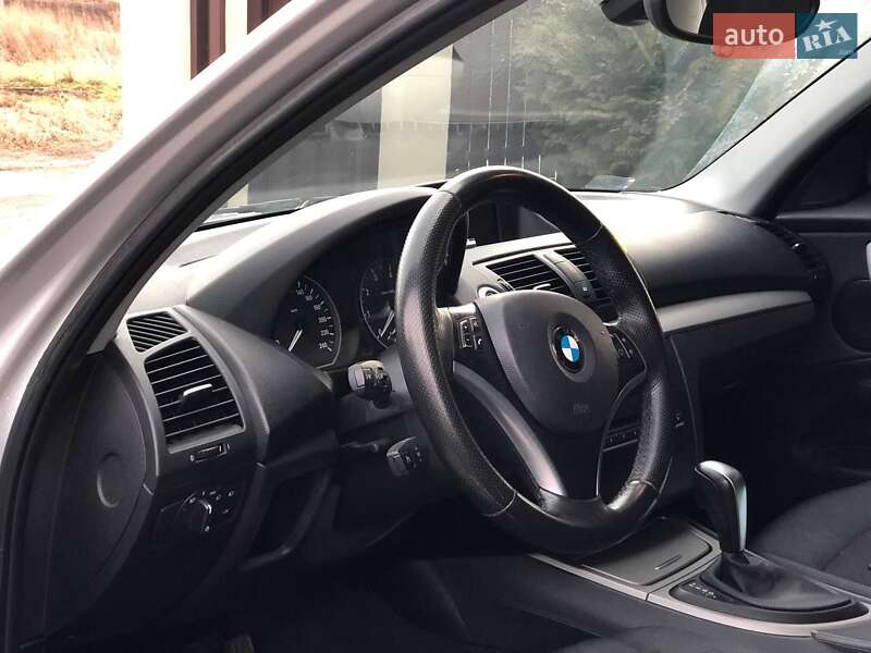 Хэтчбек BMW 1 Series 2010 в Луцке