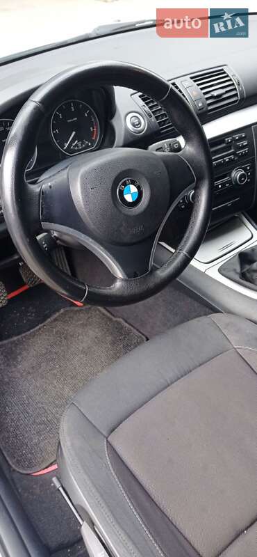 Хэтчбек BMW 1 Series 2009 в Лубнах