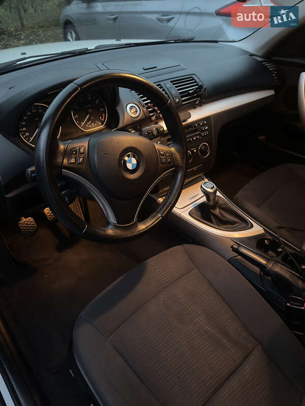 Хетчбек BMW 1 Series 2010 в Золотоноші фото 25 Хетчбек BMW 1 Series 2010 в Золотоноші