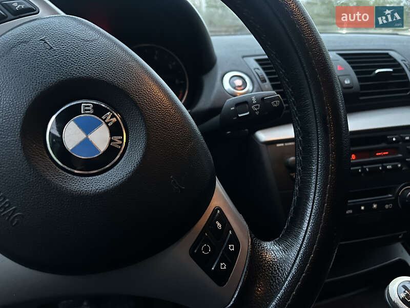 Хэтчбек BMW 1 Series 2005 в Харькове