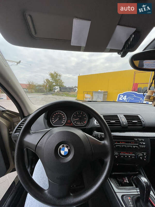 Хэтчбек BMW 1 Series 2006 в Шепетовке фото 5 Хэтчбек BMW 1 Series 2006 в Шепетовке