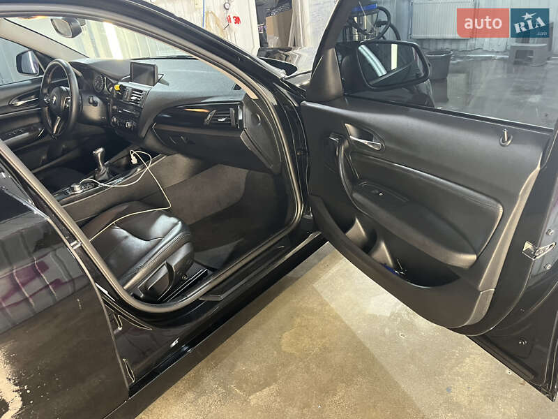 Хетчбек BMW 1 Series 2011 в Києві фото 4 Хетчбек BMW 1 Series 2011 в Києві