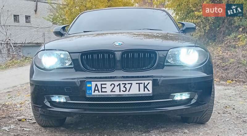 Хэтчбек BMW 1 Series 2010 в Днепре
