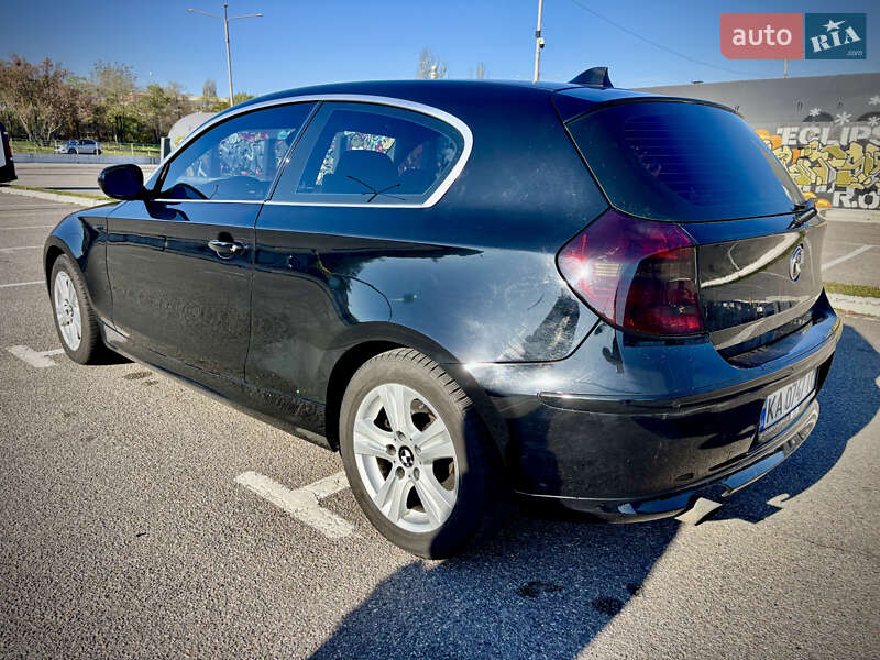 Купе BMW 1 Series 2011 в Киеве фото 5 Купе BMW 1 Series 2011 в Киеве