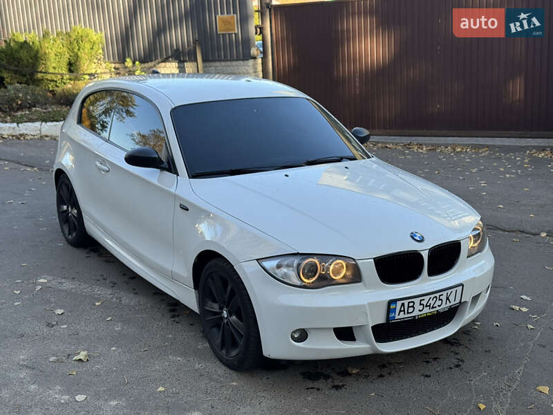 Хэтчбек BMW 1 Series 2008 в Киеве