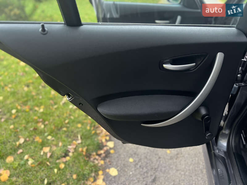 Хэтчбек BMW 1 Series 2006 в Хмельницком фото 29 Хэтчбек BMW 1 Series 2006 в Хмельницком