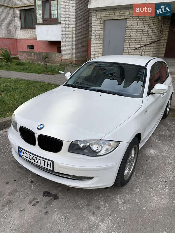 Хэтчбек BMW 1 Series 2010 в Львове