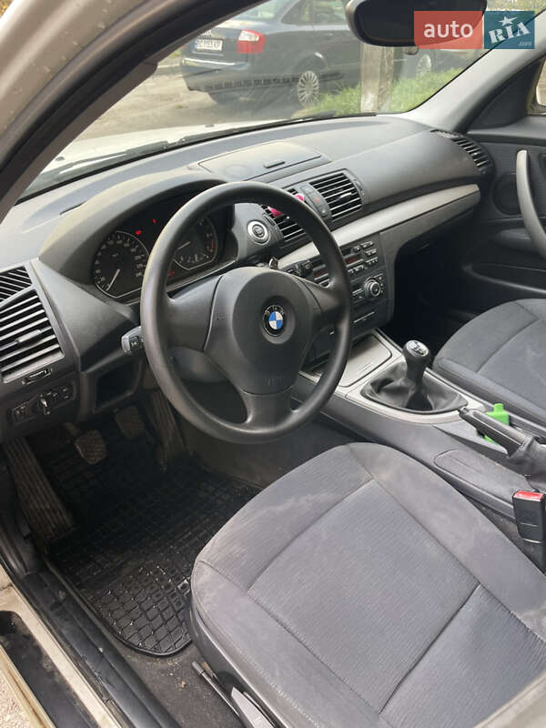 Хэтчбек BMW 1 Series 2010 в Львове